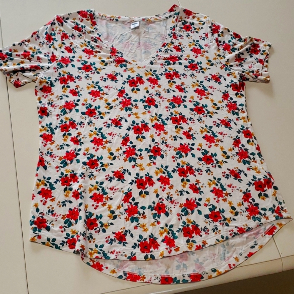 Old Navy luxe floral top--medium